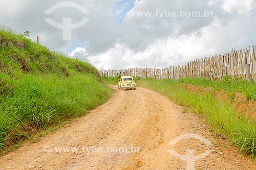  Car - dirt road - Guarani city rural zone  - Guarani city - Minas Gerais state (MG) - Brazil