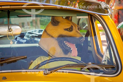  Dog mask inside of Beetle during the 5th Fusqueata  - Guarani city - Minas Gerais state (MG) - Brazil