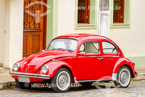  Beetle parked on street with stone pavement  - Guarani city - Minas Gerais state (MG) - Brazil