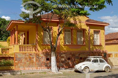  Beetle parked on street with stone pavement  - Guarani city - Minas Gerais state (MG) - Brazil