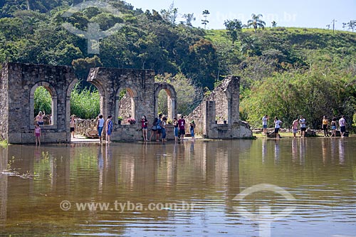  Tourists - ruins of the old Saint John Mark city - Archaeological and Environmental Park of Saint John Mark  - Rio Claro city - Rio de Janeiro state (RJ) - Brazil