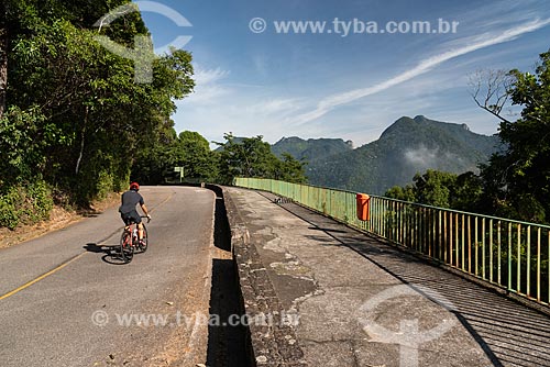  Cyclist - Bela Vista Mirante - Tijuca National Park  - Rio de Janeiro city - Rio de Janeiro state (RJ) - Brazil