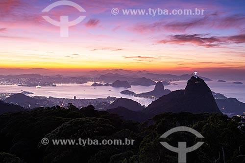  View of the dawn - Christ the Redeemer with the Sugarloaf in the background from Sumare Mountain  - Rio de Janeiro city - Rio de Janeiro state (RJ) - Brazil