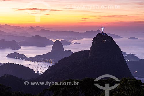  View of the dawn - Christ the Redeemer with the Sugarloaf in the background from Sumare Mountain  - Rio de Janeiro city - Rio de Janeiro state (RJ) - Brazil