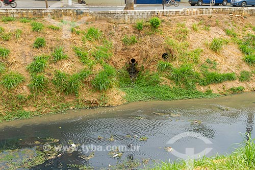  Polluted canal by irregular dumping of domestic sewage near to Comendador Jacinto Soares Souza Lima Avenue  - Uba city - Minas Gerais state (MG) - Brazil