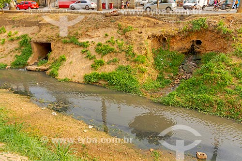  Polluted canal by irregular dumping of domestic sewage near to Comendador Jacinto Soares Souza Lima Avenue  - Uba city - Minas Gerais state (MG) - Brazil