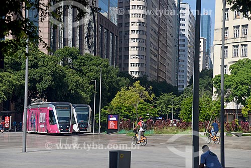  Light rail transit transiting on Maua Square  - Rio de Janeiro city - Rio de Janeiro state (RJ) - Brazil