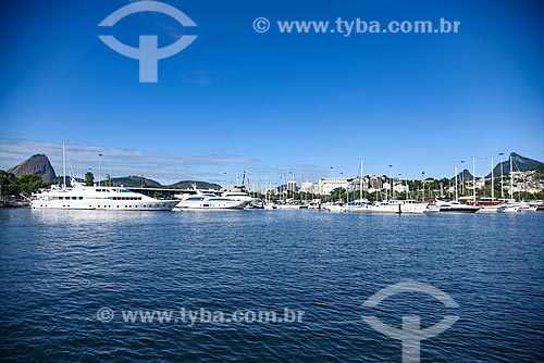  Berthed motorboats - Marina da Gloria (Marina of Gloria) with the Sugarloaf - to the left - and the Christ the Redeemer - to the right  - Rio de Janeiro city - Rio de Janeiro state (RJ) - Brazil