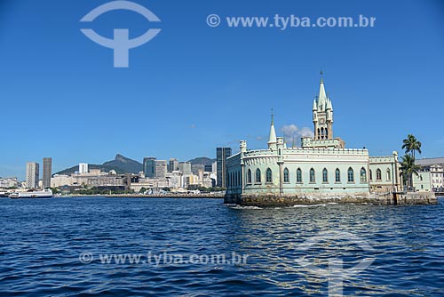  View of Fiscal Island castle (1889) during sightseeing boat from Guanabara Bay with the Christ the Redeemer in the background  - Rio de Janeiro city - Rio de Janeiro state (RJ) - Brazil