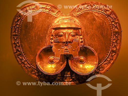  Detail of heart-shaped breastplate from the Calima region - Museo del Oro (Museum of Gold)  - Bogota city - Cundinamarca department - Colombia