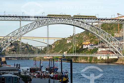  View of subway transiting on Dom Luis I Bridge (1888) over of Douro River  - Porto city - Porto district - Portugal
