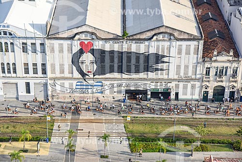  Aerial photo of the wall with graffiti - Mayor Luiz Paulo Conde Waterfront (2016)  - Rio de Janeiro city - Rio de Janeiro state (RJ) - Brazil