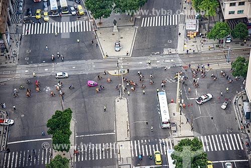 Aerial photo of the crossroad of Presidente Vargas Avenue with Rio Branco Avenue with cyclists during Bike Parade promoted by Velo-City event  - Rio de Janeiro city - Rio de Janeiro state (RJ) - Brazil