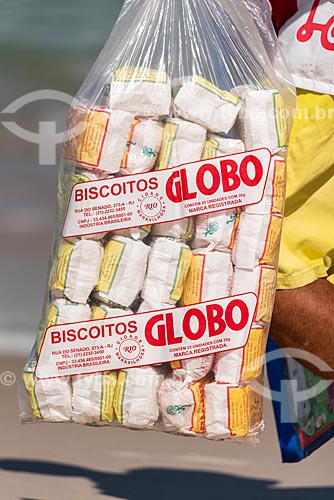  Street vendor of tapioca flour biscuit Globo - Barra da Tijuca Beach  - Rio de Janeiro city - Rio de Janeiro state (RJ) - Brazil