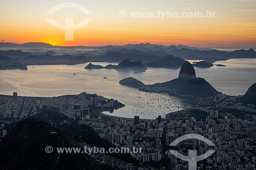  View of Sugarloaf from the mirante of Vista Chinesa (Chinese View) during the sunset  - Rio de Janeiro city - Rio de Janeiro state (RJ) - Brazil