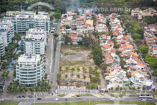  Aerial photo of the Lucio Costa Avenue - also known as Sernambetiba Avenue  - Rio de Janeiro city - Rio de Janeiro state (RJ) - Brazil