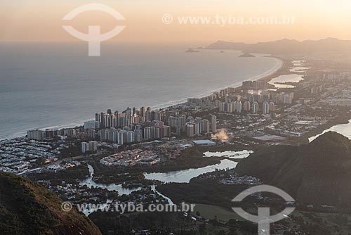  View of the Barra da Tijuca neighborhood from Pedra Bonita (Bonita Stone) during the sunset  - Rio de Janeiro city - Rio de Janeiro state (RJ) - Brazil