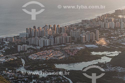  View of the Barra da Tijuca neighborhood from Pedra Bonita (Bonita Stone) during the sunset  - Rio de Janeiro city - Rio de Janeiro state (RJ) - Brazil