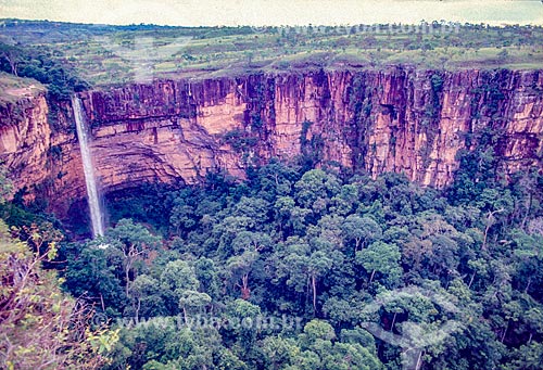  Waterfall - Guimaraes Plateau - 90s  - Chapada dos Guimaraes city - Mato Grosso state (MT) - Brazil