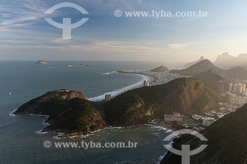  View of Vermelha Beach (Red Beach) from Sugarloaf mirante with the Copacabana Beach in the background  - Rio de Janeiro city - Rio de Janeiro state (RJ) - Brazil