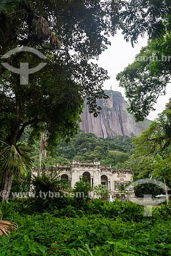  Building of School of Visual Arts of Henrique Lage Park - more known as Lage Park - with the Christ the Redeemer in the background  - Rio de Janeiro city - Rio de Janeiro state (RJ) - Brazil