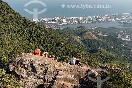  Youngs observing view from Bico do Papagaio Mountain  - Rio de Janeiro city - Rio de Janeiro state (RJ) - Brazil