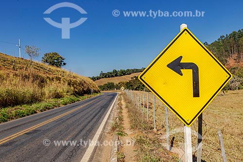  Road signs - snippet of MG-353 highway between the cities of Pirauba and Guarani  - Guarani city - Minas Gerais state (MG) - Brazil