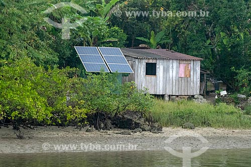  Solar photovoltaic module - house - riparian community - Pinheirinho Island - Superagui National Park  - Guaraquecaba city - Parana state (PR) - Brazil