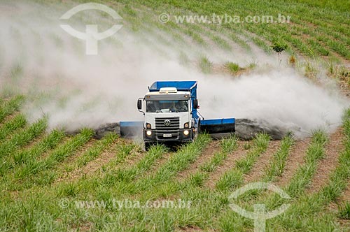  Truck spreading limestone in sugar cane plantation  - Mirassol city - Sao Paulo state (SP) - Brazil