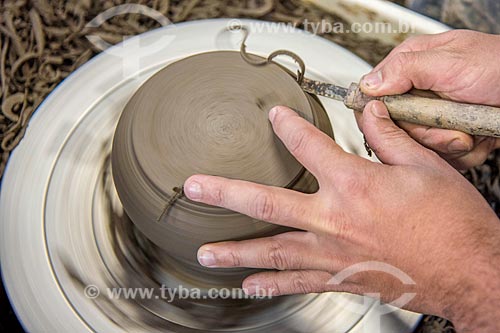  Detail of artisan molding a ceramic utensil  - Cunha city - Sao Paulo state (SP) - Brazil