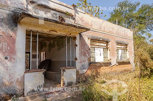  Abandoned building - old Pedro Alves Vieira rural school  - Guarani city - Minas Gerais state (MG) - Brazil