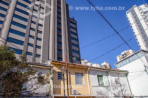  Facade of old houses and new buildings  - Sao Paulo city - Sao Paulo state (SP) - Brazil
