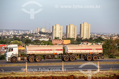  Tanker truck - Ribeirao Preto Ring Road  - Ribeirao Preto city - Sao Paulo state (SP) - Brazil