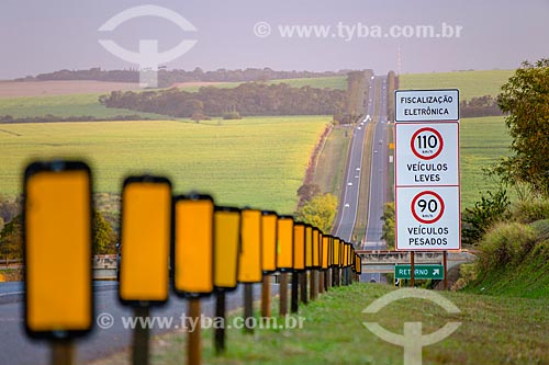  Road signs - kerbside of the Antonio Machado Santanna Highway (SP-255)  - Ribeirao Preto city - Sao Paulo state (SP) - Brazil