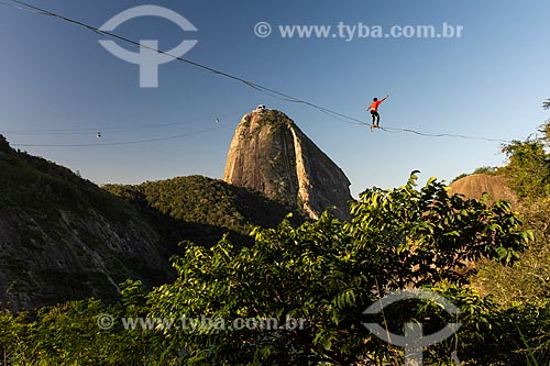  Practitioner of slackline with the Sugarloaf in the background  - Rio de Janeiro city - Rio de Janeiro state (RJ) - Brazil