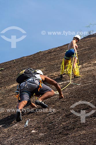  Detail of climbers during the climbing to the Babilonia Mountain (Babylon Mountain)  - Rio de Janeiro city - Rio de Janeiro state (RJ) - Brazil