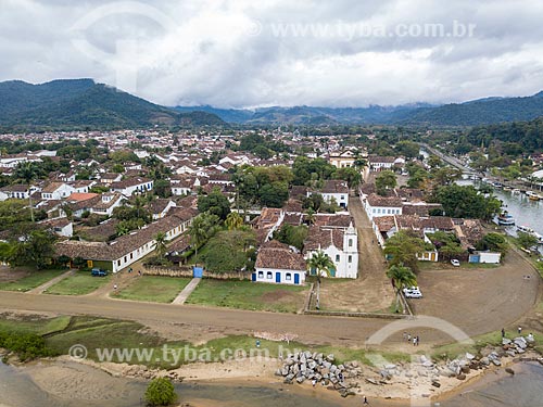  Picture taken with drone of the historic center of Paraty city  - Paraty city - Rio de Janeiro state (RJ) - Brazil