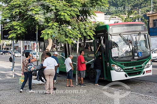  Urban bus stop  - Angra dos Reis city - Rio de Janeiro state (RJ) - Brazil