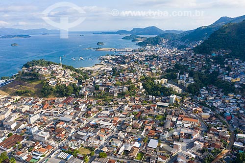  Picture taken with drone of Balneario neighborhood and Morro do Tatu  - Angra dos Reis city - Rio de Janeiro state (RJ) - Brazil