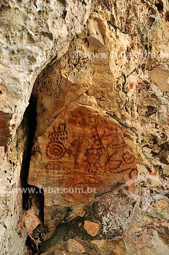  Detail of rupestrian painting - Templo dos Pilares Archaeological Site - Municipal Natural Park of Templo dos Pilares - Bom Jardim Mountain Range  - Alcinopolis city - Mato Grosso do Sul state (MS) - Brazil