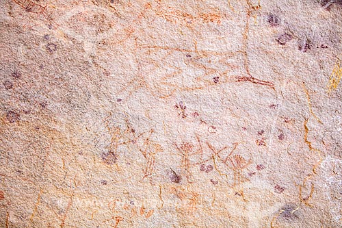  Detail of rupestrian painting - hunting figures - Archaeological Site of Toca do Vento - Serra da Capivara National Park  - Sao Raimundo Nonato city - Piaui state (PI) - Brazil