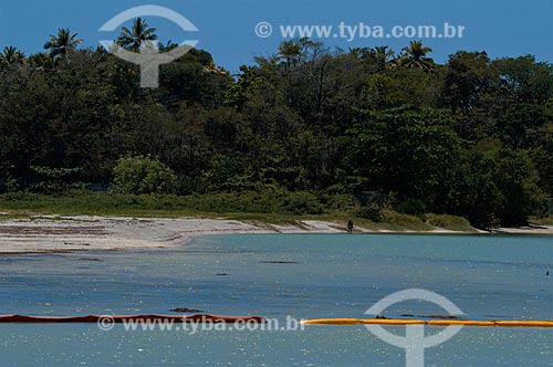  Fixation of barriers for oil containment - Mouth of the Timbo River  - Ilha de Itamaraca city - Pernambuco state (PE) - Brazil