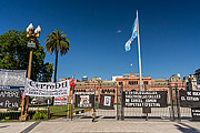  Protest bands - May Square (Plazo de Mayo)  - Buenos Aires city - Buenos Aires province - Argentina