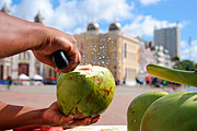  Salesman opening coconut at Ground Zero Square  - Recife city - Pernambuco state (PE) - Brazil