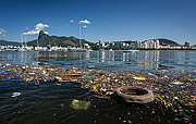  Garbage floating in Guanabara Bay  - Rio de Janeiro city - Rio de Janeiro state (RJ) - Brazil