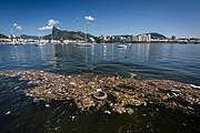  Garbage floating in Guanabara Bay  - Rio de Janeiro city - Rio de Janeiro state (RJ) - Brazil