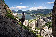  Climber during the climbing to the Cantagalo Hill with Rodrigo de Freitas Lagoon in the background  - Rio de Janeiro city - Rio de Janeiro state (RJ) - Brazil