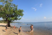 Children playing on the beach of the Maues-Açu river - Maues city - Amazonas state (AM) - Brazil