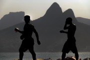 People at Ipanema Beach with Two Brothers Mountain in the background - Coronavirus Crisis - Rio de Janeiro city - Rio de Janeiro state (RJ) - Brazil