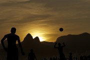People at Ipanema Beach with Two Brothers Mountain in the background - Coronavirus Crisis - Rio de Janeiro city - Rio de Janeiro state (RJ) - Brazil